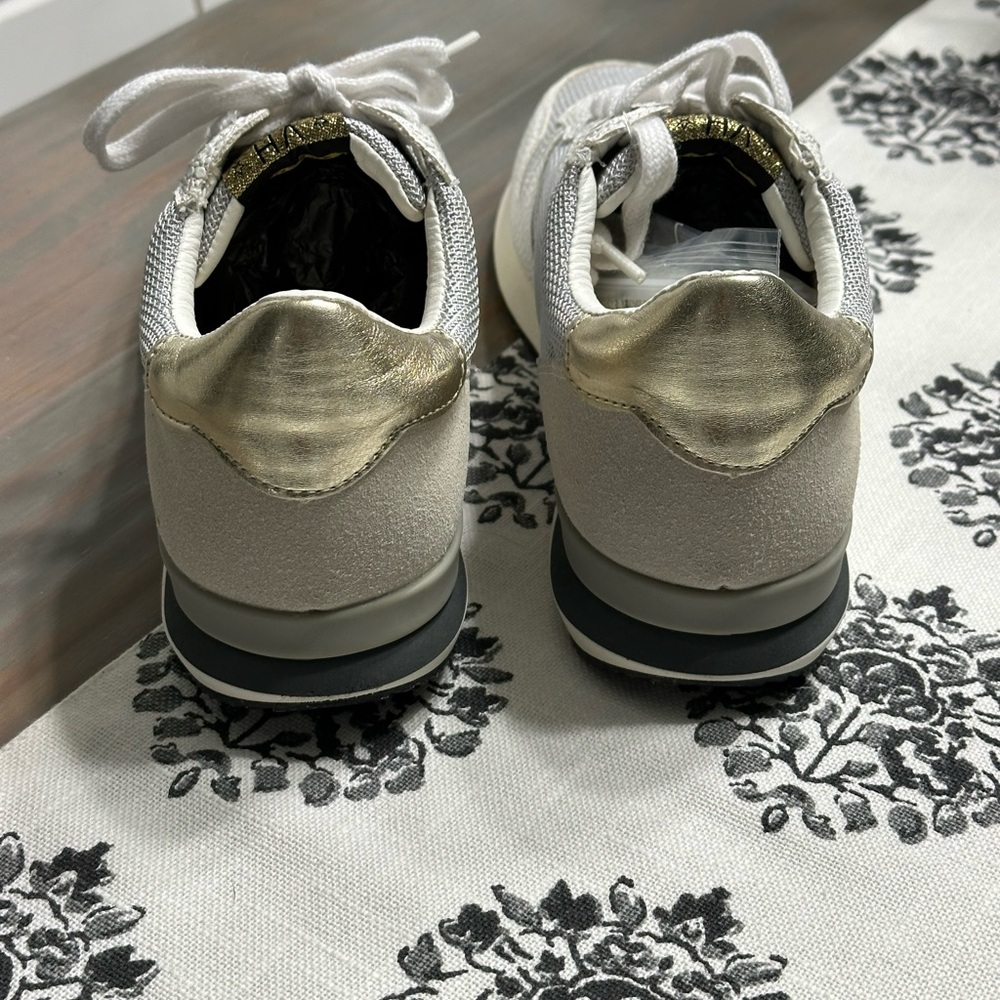 Vintage Havana Gray and White Sneakers - Picture 4 of 5